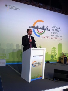 Foto: Müller Governing Mayor Müller welcomes German UN-Habitat-Forum