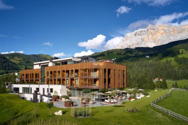 Das Badia Hill macht Kulinarik zum Reiseziel und verankert Michelin Küche im Herzen der Dolomiten   